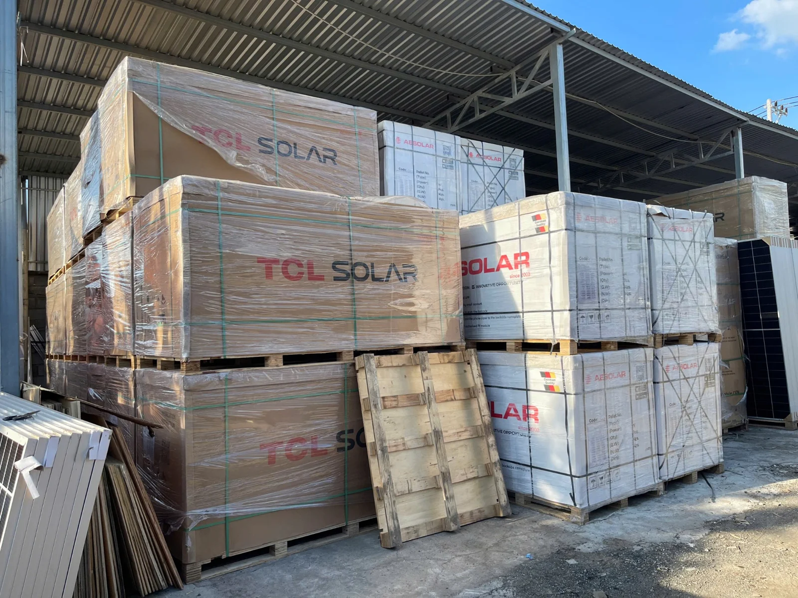 Kho thiết bị năng lượng mặt trời